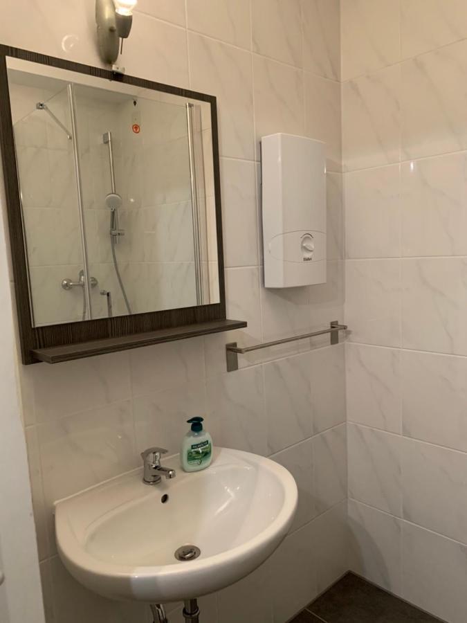 Appartement Renoviert, Modern Und Ruhig à Nuremberg Extérieur photo